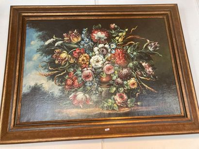 ECOLE FLAMANDE "Bouquet", XXe, huile sur toile, 70x100,5 cm.