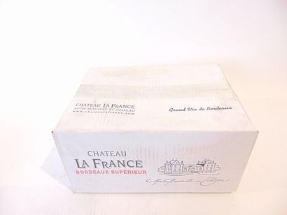 BORDEAUX (MÉDOC) Rouge, Château La France 2009, six bouteilles dans leur carton d'origine...