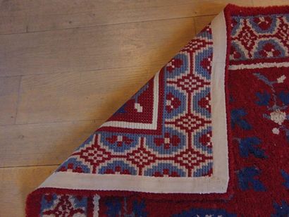 null Two small European rugs, 162x98 cm and 118x72 cm [worn].