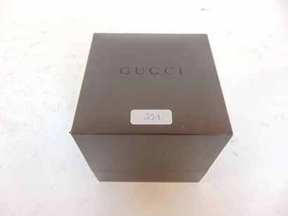 Gucci, Ladies' wristwatch 6800 in steel set with brilliants, mother-of-pearl dial,...