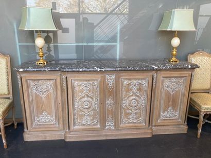 null Regency style sideboard opening with four leaves, two interior drawers, 20th...