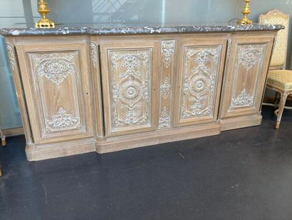 null Regency style sideboard opening with four leaves, two interior drawers, 20th...