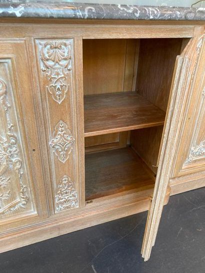null Regency style sideboard opening with four leaves, two interior drawers, 20th...