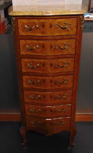 null Semainier in the Louis XV style with seven drawers, 20th century, veneered wood...