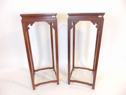 null Pair of square saddles in the Far Eastern taste, XXth, moulded wood, 81,5x30,5x30,5...
