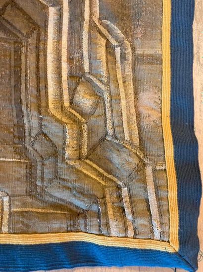  FLANDRES, "Scène aulique", probablement fin XVIe, très beau fragment de tapisserie,...