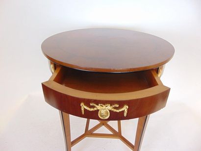 null Pedestal table in the Louis XVI style, opening with a drawer in the belt, XXth,...