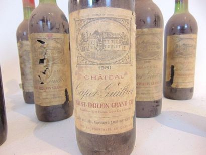 BORDEAUX (SAINT-ÉMILION-GRAND-CRU) Rouge, Château Capet-Guillier 1981, douze bouteilles...