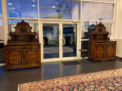 null Important pair of Napoleon III period hunting trophy cases with two doors and...