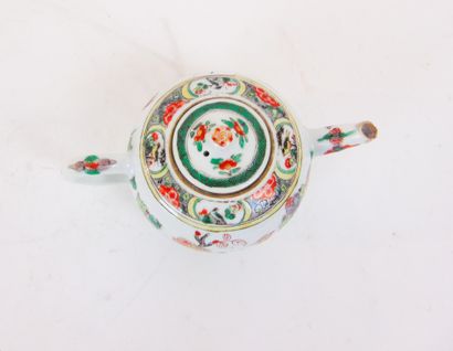 CHINE Globular teapot with naturalistic decoration in polychrome enamels of the green...
