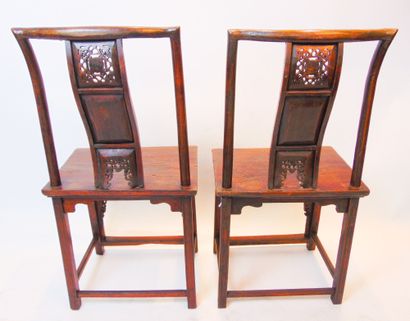 CHINE Pair of chairs, Qing dynasty / late 19th century, patinated wood decorated...