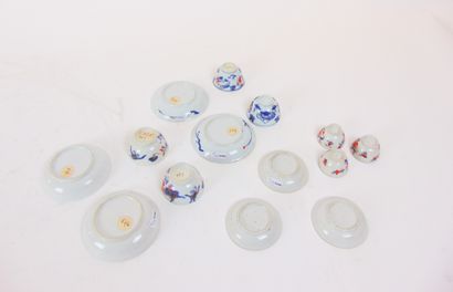 CHINE Seven pouches with their saucers (suite of three and two pairs) with Imari...