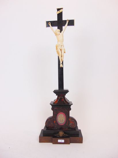 null Crucifix-reliquaire de style Baroque, XIXe (probablement XVII-XVIIIe pour les...