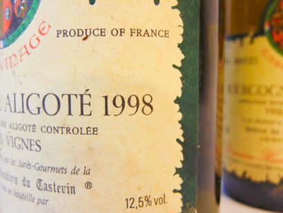BOURGOGNE White, twelve bottles:

- (SAINT-ROMAIN), Alain Gras 1997, ten bottles...