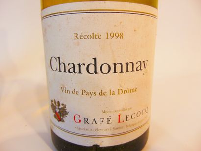VALLÉE-DU-RHÔNE Six bouteilles :

- blanc, Château de Fonsalette 1992 et 1993, deux...