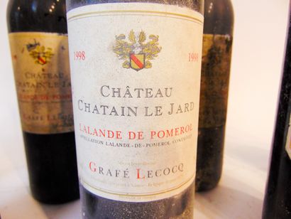BORDEAUX Rouge, neuf bouteilles :

- (CÔTES-DE-CASTILLON), Château Bellevue de Ferrière...