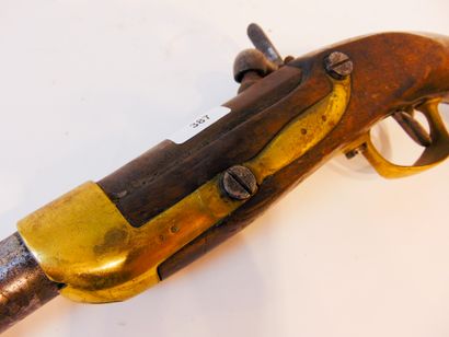 null Percussion pistol, 19th century, steel, brass and wood, punches and stamps,...