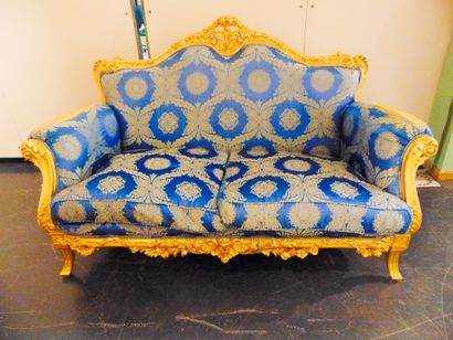 null Transitional sofa, 20th century, richly carved and gilded wood, lampas upholstery,...