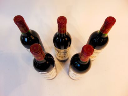 BORDEAUX (HAUT-MÉDOC) Rouge, Château Camensac, 5e grand cru classé 1983, cinq bouteilles...