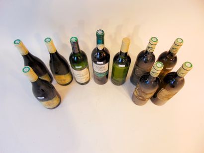 null Miscellaneous wines, white, ten bottles:

- BORDEAUX (-SUPERIOR), Château Grand...
