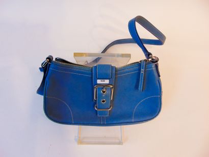 COACH - NYC Leather shoulder bag, l. 26,5 cm [wear and tear].
