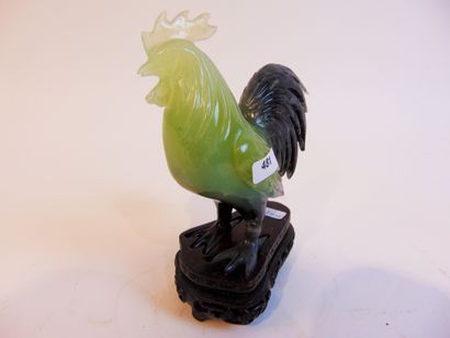 CHINE "Coq", République / XXe, sujet en pierre dure sculptée sur socle de bois, h....