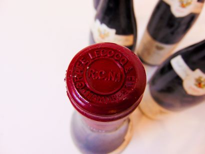 BOURGOGNE (CORTON) Rouge, Le Rognet et Corton, grand cru 2001, six bouteilles.