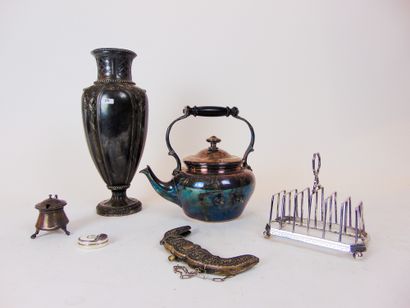 null Silverware Lot (silver and silver plated), six pieces (Belle Époque vase, kettle...