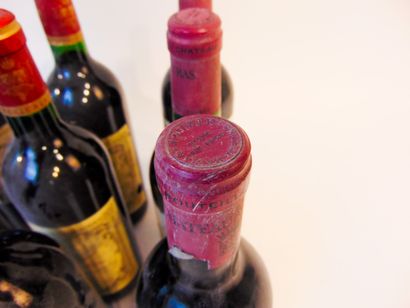 BORDEAUX Rouge, neuf bouteilles :

- (SAINT-ÉMILION-GRAND-CRU), Château Matras 1990,...