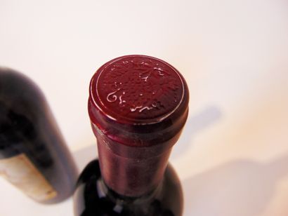 BORDEAUX (SAINT-ESTÈPHE) Rouge, Château La Rose-Brana 2000, sept bouteilles [altérations...