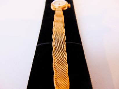 LIP Ladies' wristwatch in yellow gold (18 carats), hallmarks, l. 16.5 cm, 19 g approx....