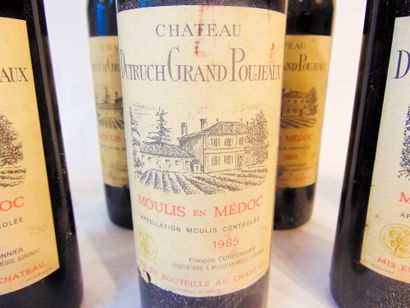 BORDEAUX (MOULIS) Rouge, Château Dutruch-Grand Poujeaux 1985, sept bouteilles [altérations...