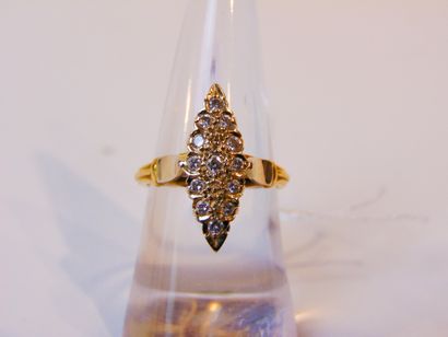 null Marquise en or jaune (18 carats) pavée de diamants, poinçons, t. 53, 5 g env....