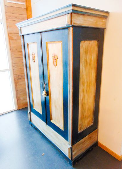 null Wardrobe with two doors, 20th century, lacquered pine, with key, 195x134x62...