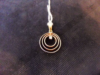 null Contemporary pendant with concentric circles in yellow gold (18 carats) set...
