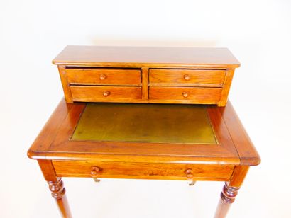 null Louis-Philippe style lady's desk with five drawers, legs with casters, 19th...