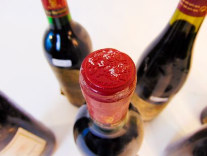 null Vins divers, rouge et blanc, huit bouteilles :

- VALLÉE-DU-RHÔNE (CÔTES-DU-RHÔNE),...