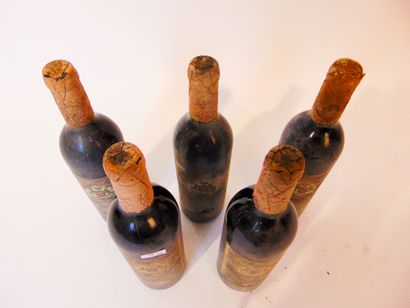 BORDEAUX (CÔTES-DE-FRANCS) Rouge, Château Le Puy 1995, cinq bouteilles [altérations...