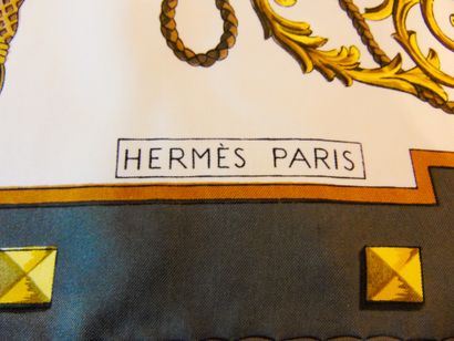 HERMÈS - Paris Square with keys, with gift bag.