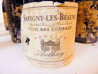 BOURGOGNE (SAVIGNY-LÈS-BEAUNE) Rouge, Domaine Ardhuy 1998, seize bouteilles [étiquettes...
