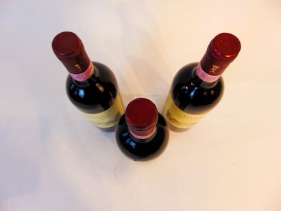 ITALIE (CHIANTI CLASSICO) Rouge, Villa Antinori 1995, trois bouteilles [bas-goul...