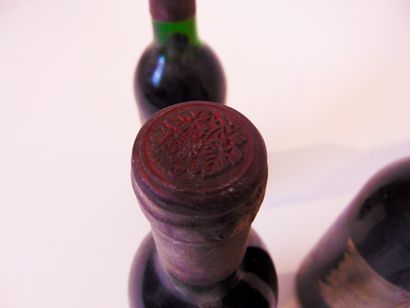 BORDEAUX (LUSSAC-SAINT-ÉMILION) Rouge, Château Haut-Puyblanquet 1985, cinq bouteilles...