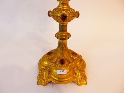 null Solar monstrance, 20th century, gilt metal and crystals, h. 55.5 cm [slight...