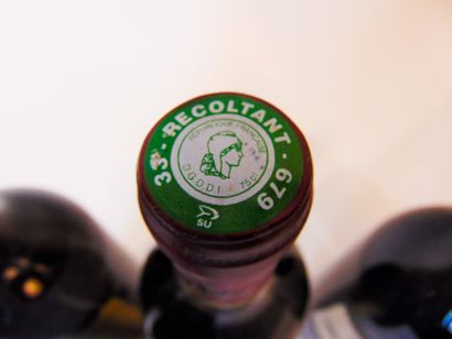 BORDEAUX (FRONSAC) Rouge, cinq bouteilles :

- Château Le Bosquet 2000, une bouteille...