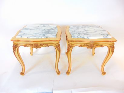 null Pair of Louis XV style square coffee tables, 20th century, carved and lacquered...