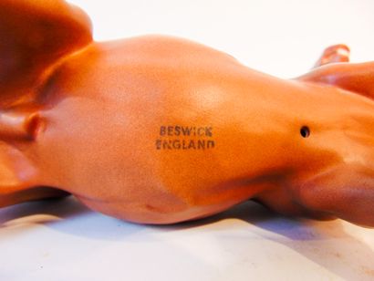 BESWICK - ENGLAND Trois sujets équins, XXe, céramique émaillée, marqués, h. 22 cm,...