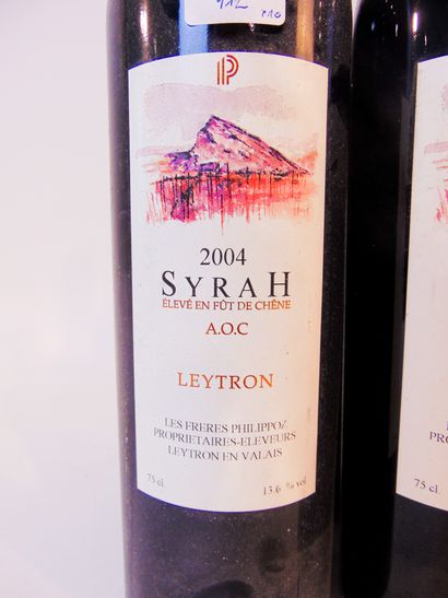 SUISSE (LEYTRON) Rouge, Syrah / Les Frères Philippoz 2004, cinq bouteilles [mi-goulot].



On...
