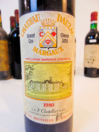 BORDEAUX Red, twelve bottles :

- (MONTAGNE-SAINT-ÉMILION), Château Beauséjour 1979,...