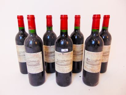 BORDEAUX (SAINT-ÉMILION) Rouge, Domaine du Petit Musset 2004, sept bouteilles [bas-goulot,...