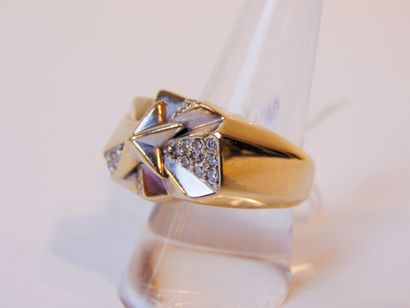 Thierry MUGLER Iconic star ring in 18K white gold, partially paved with diamonds,...